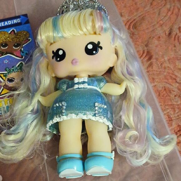 L.O.L. Surprise! Dolls with Book - Blue and White - Picture 2 of 4